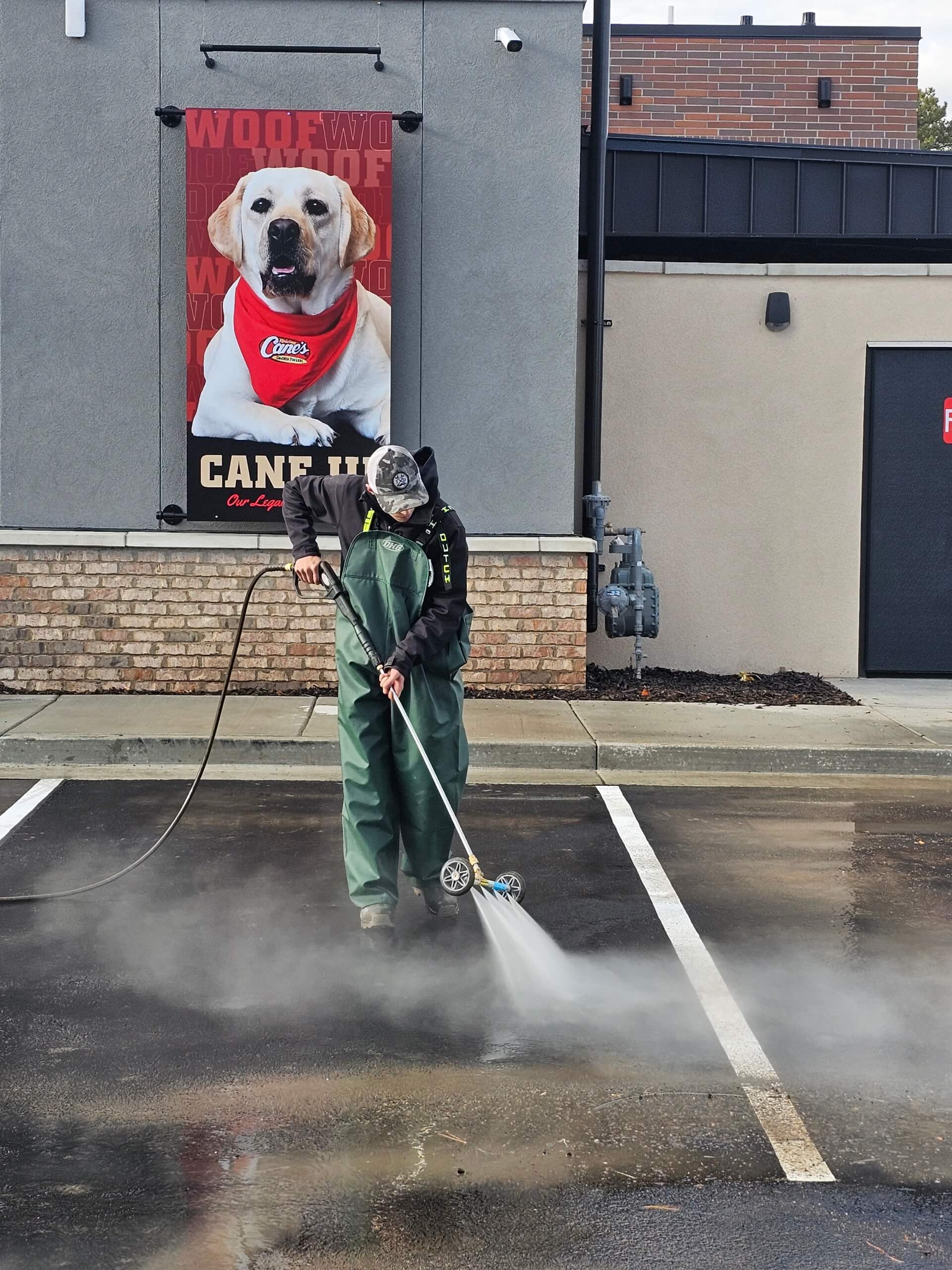 Cleaning Fence With High Pressure Power Washer